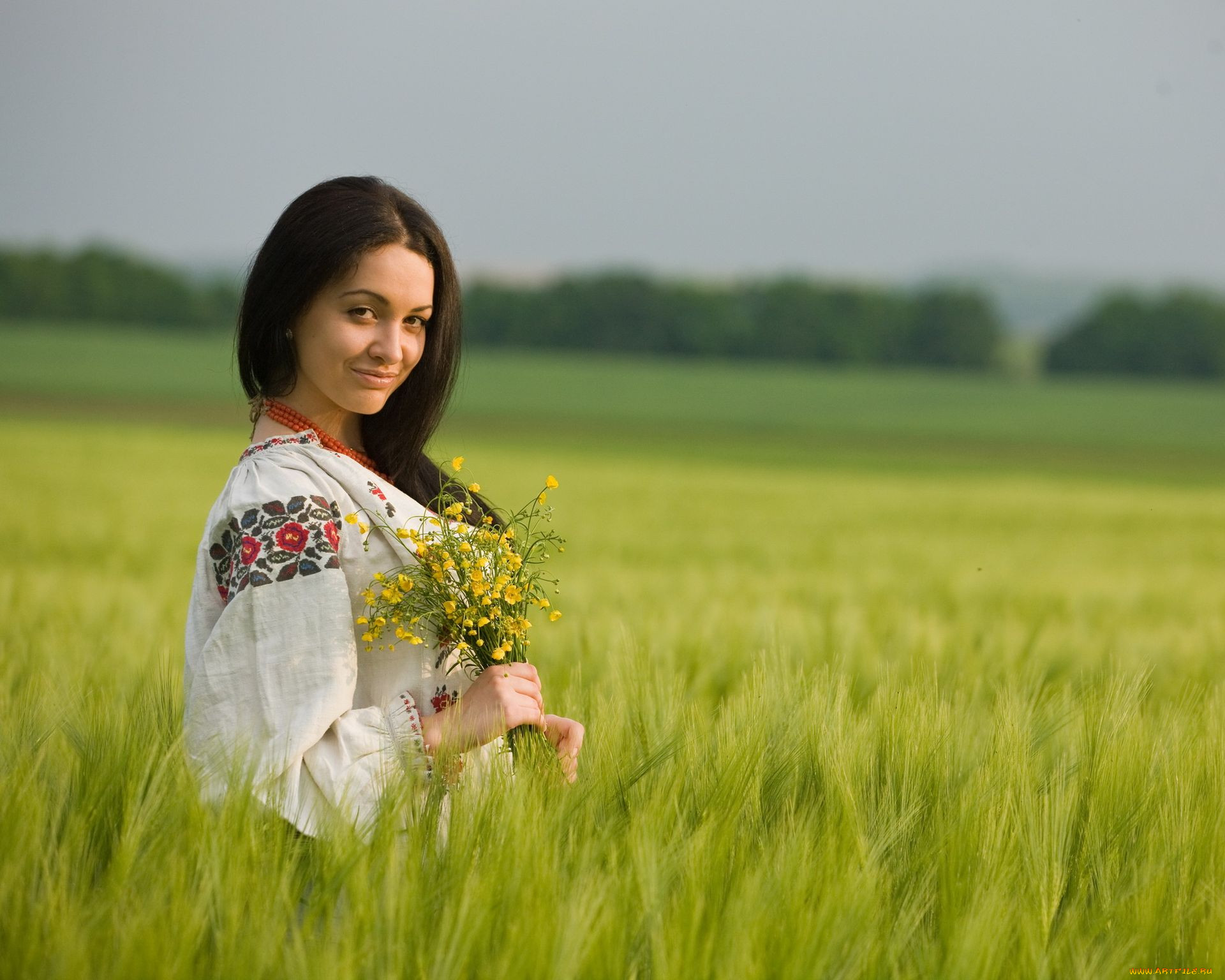 Women in Slavic costumes in Jacksonville