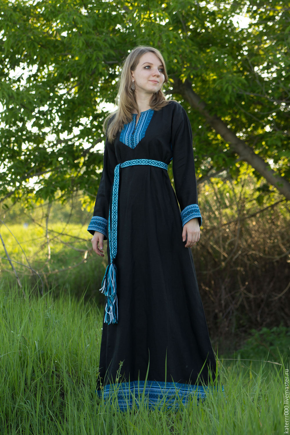 Women in Slavic costumes in Jacksonville